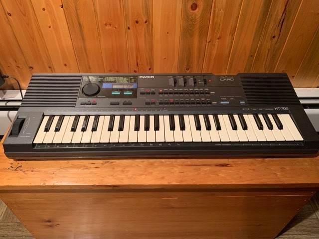 Vintage 1987 Casio HT-700 Keyboard Synthesizer with Manual & Power Supply