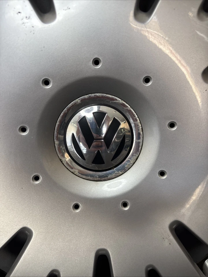 Tapacubos 2007-2011 EOS, 2006-2010 PASSAT 3C0601147B OEM VW VOLKSWAGEN 16" #61553 Foto 2 de 4