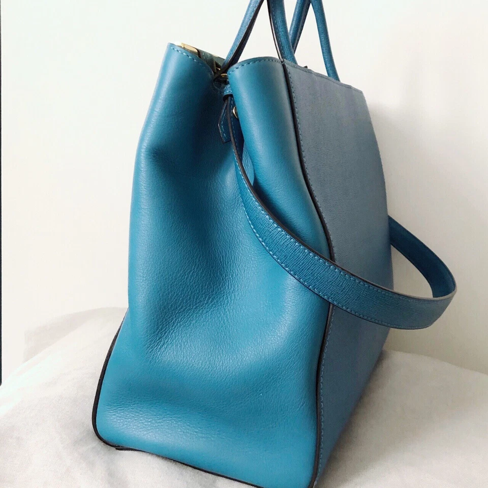 100% Genuine Classic Turquoise Fendi 2Jours Medium Leather Shopper/Tote. - Image 3 of 4