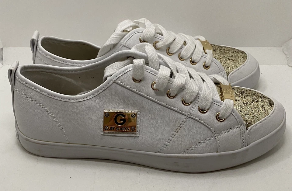 Zapatillas para mujer G by Guess Mallory7 - blancas con brillo dorado talla 8,5 M Foto 4 de 4