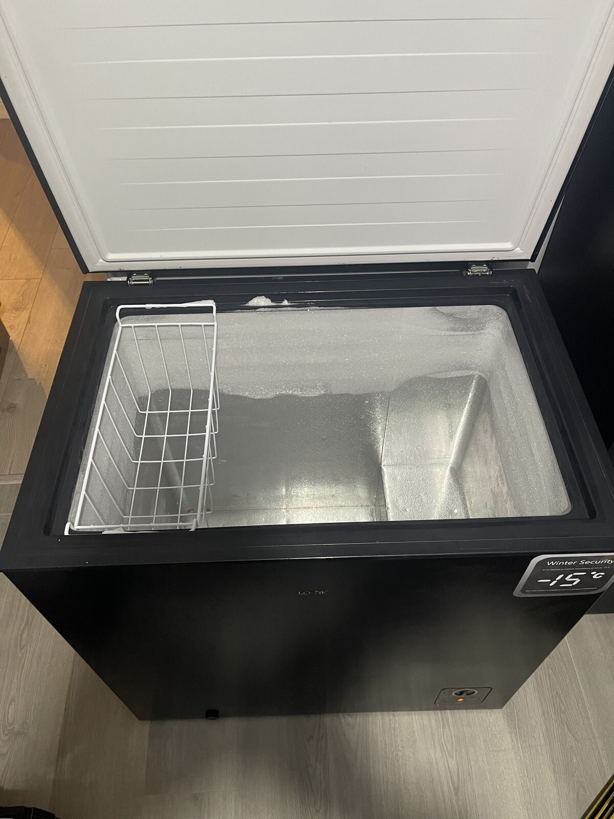 Logik Freestanding Chest Freezer Black (L198CFB20 198L). Excellent