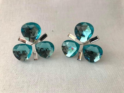 BRAND NEW: STERLING SILVER 925 CRYSTAL EARRINGS - STUD TYPE - LIGHT BLUE FLOWER - Picture 3 of 9