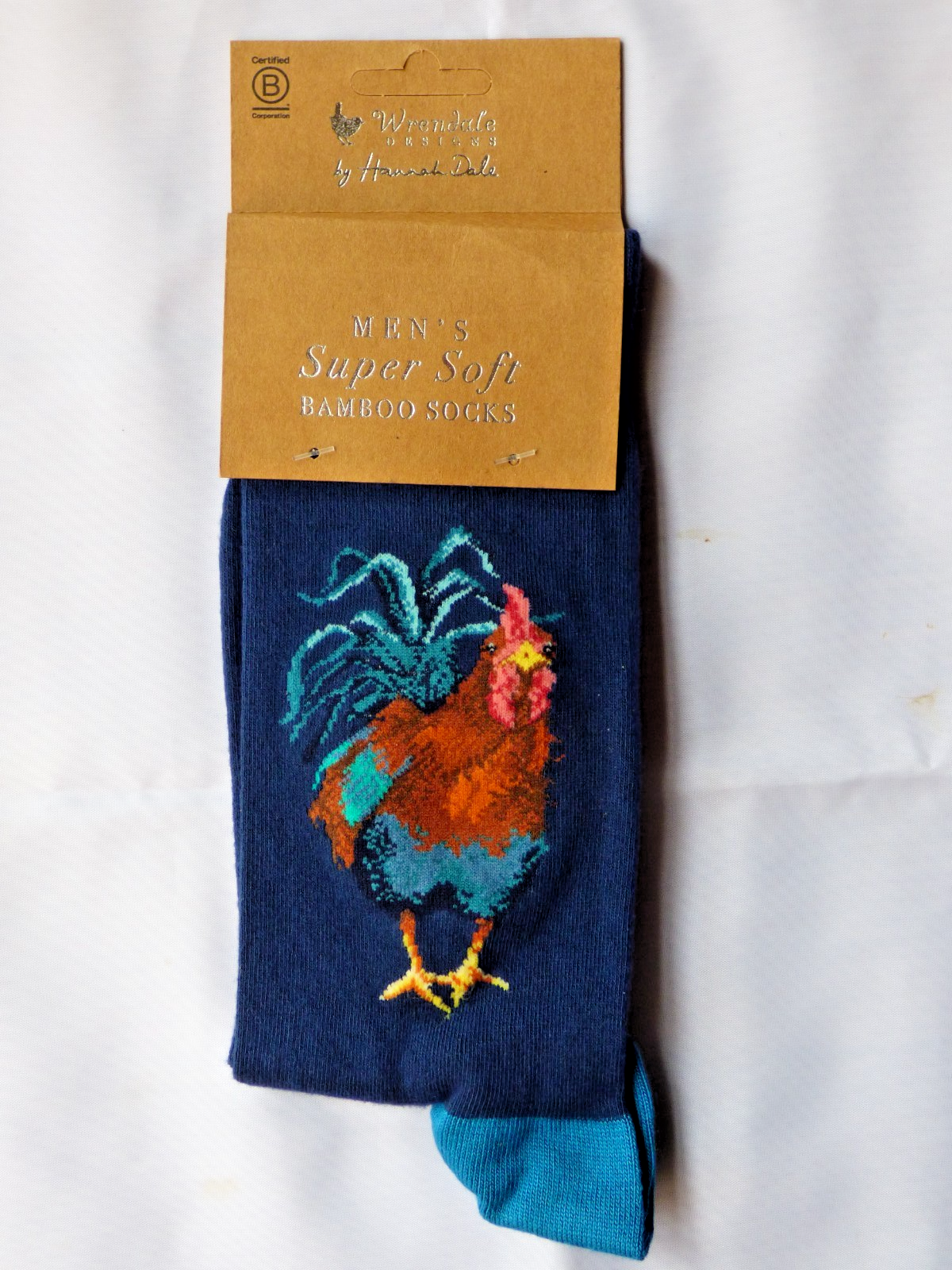 Wrendale Bamboo men’s socks COLOURS OF THE RAINBOW Cockerel on navy