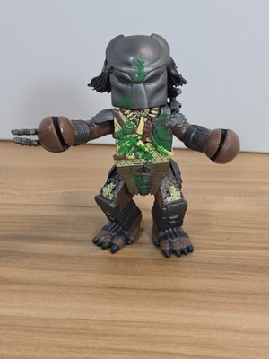 Vinimates Masked Battle-Damaged Predator Diamond Select Toys Gamestop Exclusive