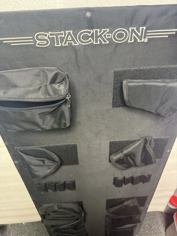 Puerta segura para pistola apilable con fundas, bolsas, bolsillos, más 46 pulgadas x 20 pulgadas Foto 2 de 4