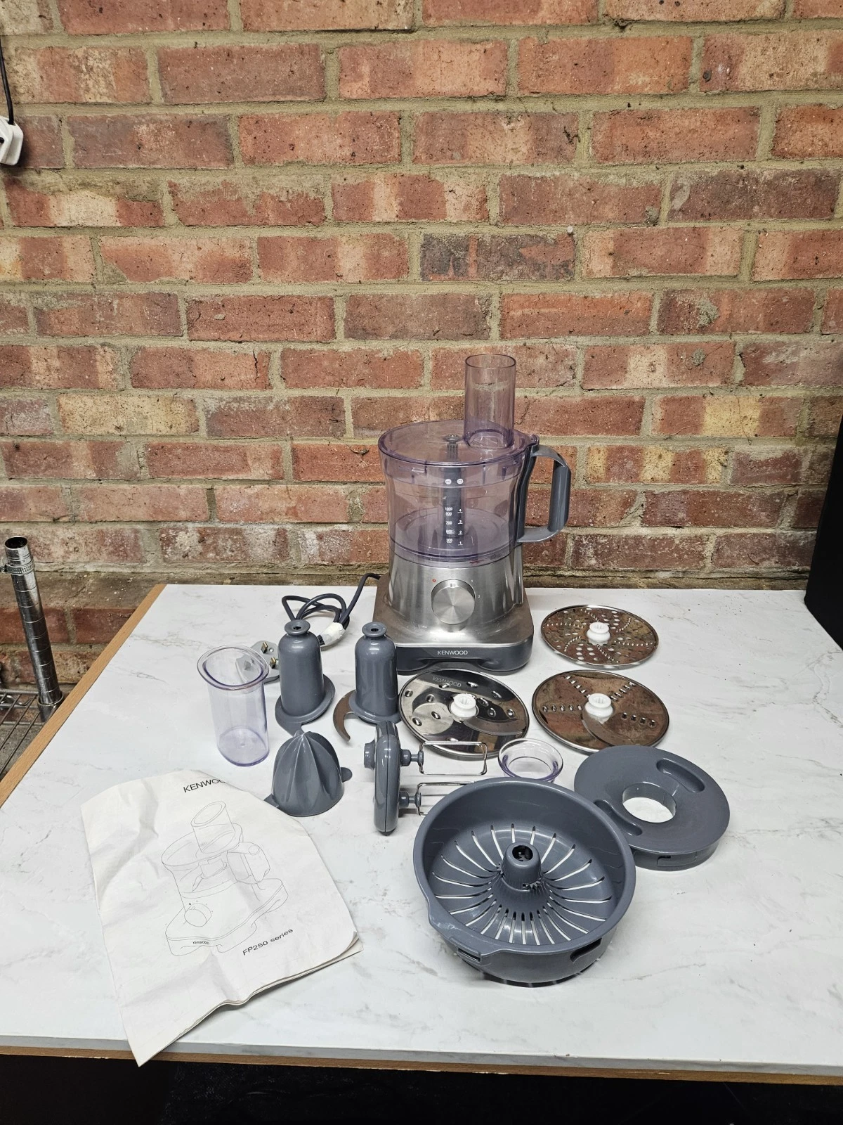 Kenwood FP250 Blender Food Processor Grey/Silver with Accessories
Opens in a new window or tab