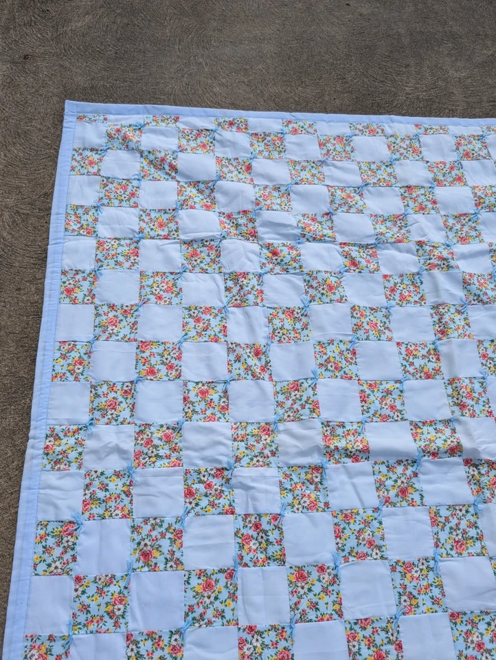 Antique 1930's Handmade Floral Patchwork Quilt Rag Quilt 88" x 82" - Image 2 of 4