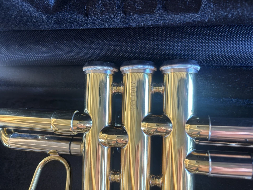 Jupiter JTR700A Студенческая Труба Bb - Отличное Состояние товара с Жестким Чехлом - Изображение 3 из 4