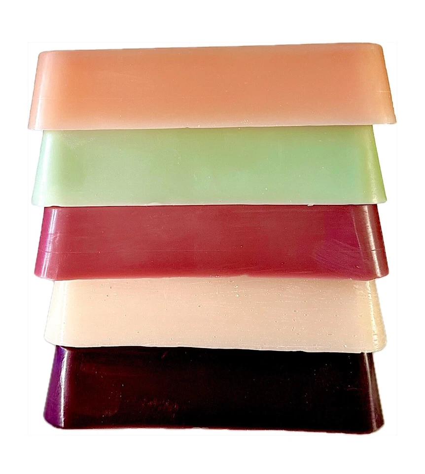 Candle Making Wax 8kgs. Coloured and Lightly Scented. - Image 2 of 4