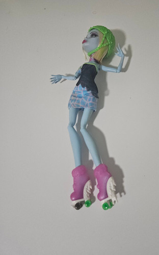 Monster High Doll -skultimate roller doll abbey bominable