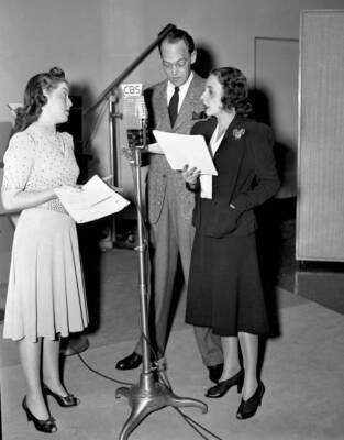 We The Abbotts Audrey Egan John McIntire and Ethel Everett Octob 1940s Old Photo