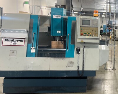 1999 Akira seiki 3 axis cnc milling machine older machine but fully functional 