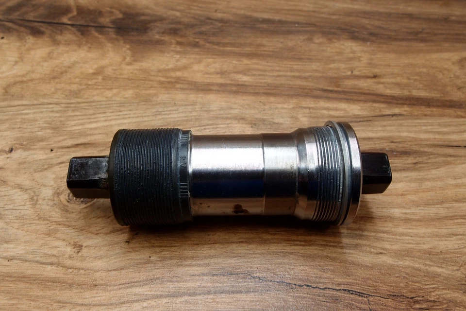 1999 vintage MTB bottom bracket Shimano Deore BB-UN52-E Japan 114 mm BSA - Image 3 of 4