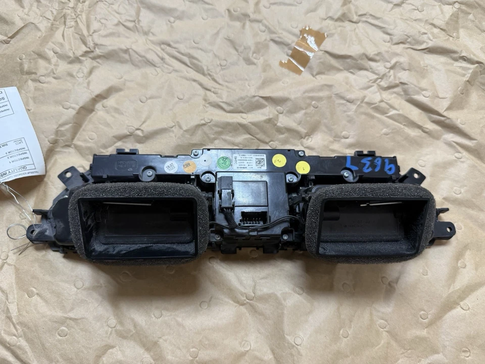 OEM BMW G20 G22 G23 G26 G80 G82 G83 AC Vent Heater Climate Control Switch Panel - Image 4 of 4