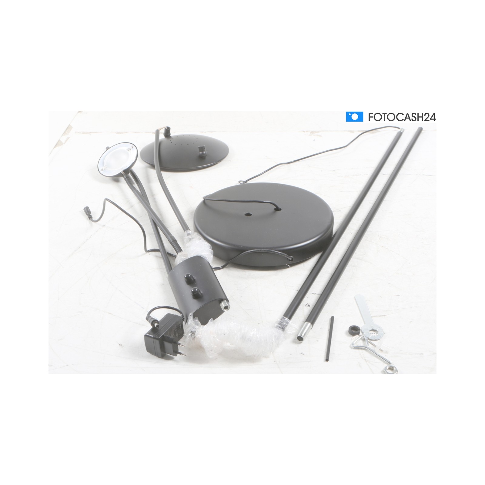 Brilliant Finn LED Ceiling Floor Lamp Reading Arm Black + Defect (289121)