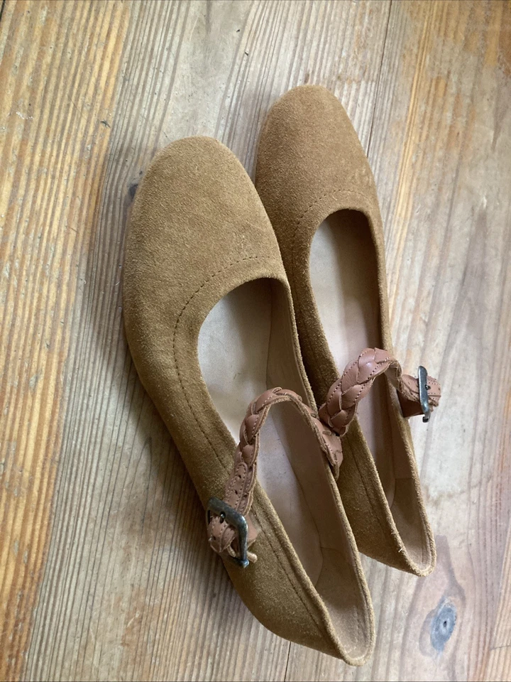 Gorgeous SUNDANCE beige Mary Jane Flats With Woven Leather Strap Vgc - Image 2 of 4