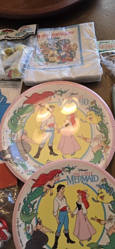 Vintage Walt Disney Little Mermaid Birthday Party LOT ,Napkins,Plates & Others - Picture 8 of 8