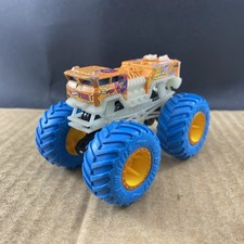 Hot Wheels 5 Alarm Glow In The Dark Monster Truck 1:64, COMB SHIP 1