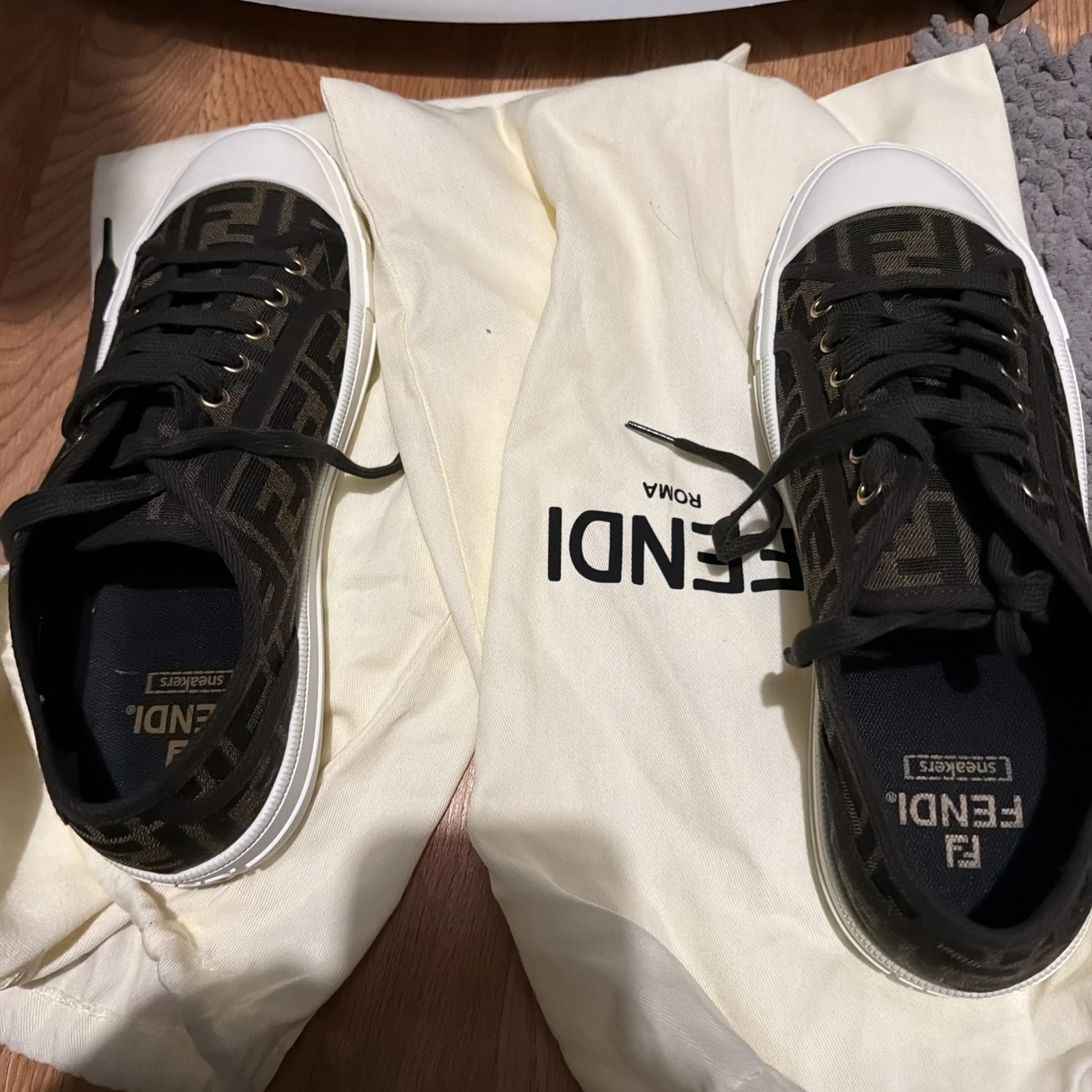 Men Fendi FF Domino Fabulous Low Top Sneaker Brown US 9 size。 buy form Nordstrom