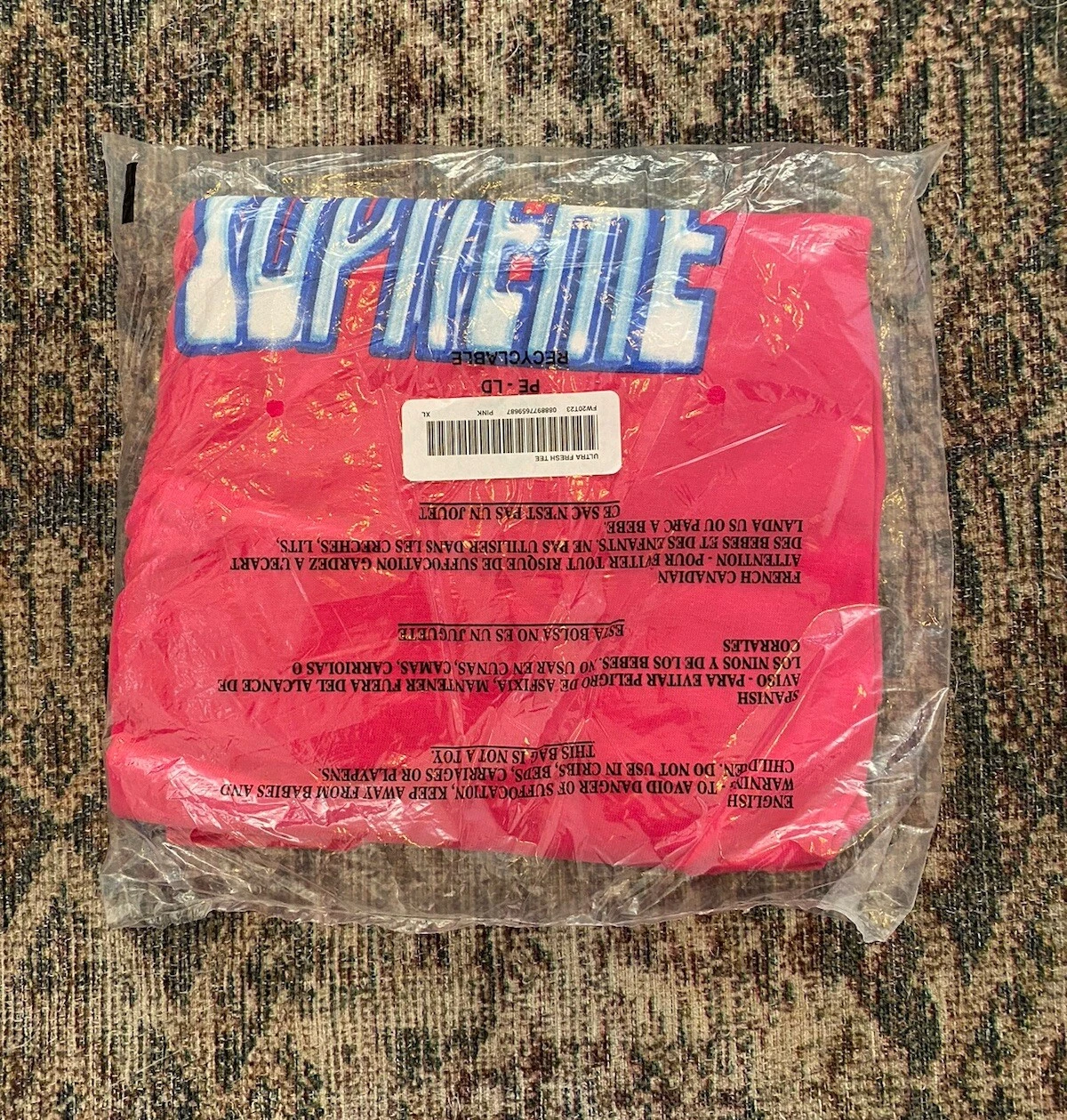 Tee shirt Supreme Ultra Fresh rose F/W 2020 taille XL neuf dans son emballage