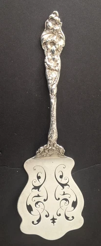 Beautiful Reed & Barton Art Nouveau Les Six Fleurs Waffle Server 10.25in.