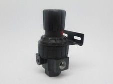Parker 06R213AC Compressed Air Regulator w/ Mount Bracket 3/8"NPT 125PSIG USED