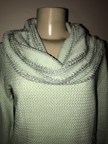Women's Size XS New York & Company Green Metallic Turtle Neck Cable Knit NWOT - Picture 8 of 9