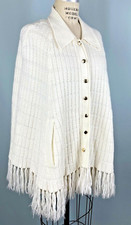 Vintage LILLY OF CALIFORNIA white knit shawl cape fringe 60s 70s classic mod