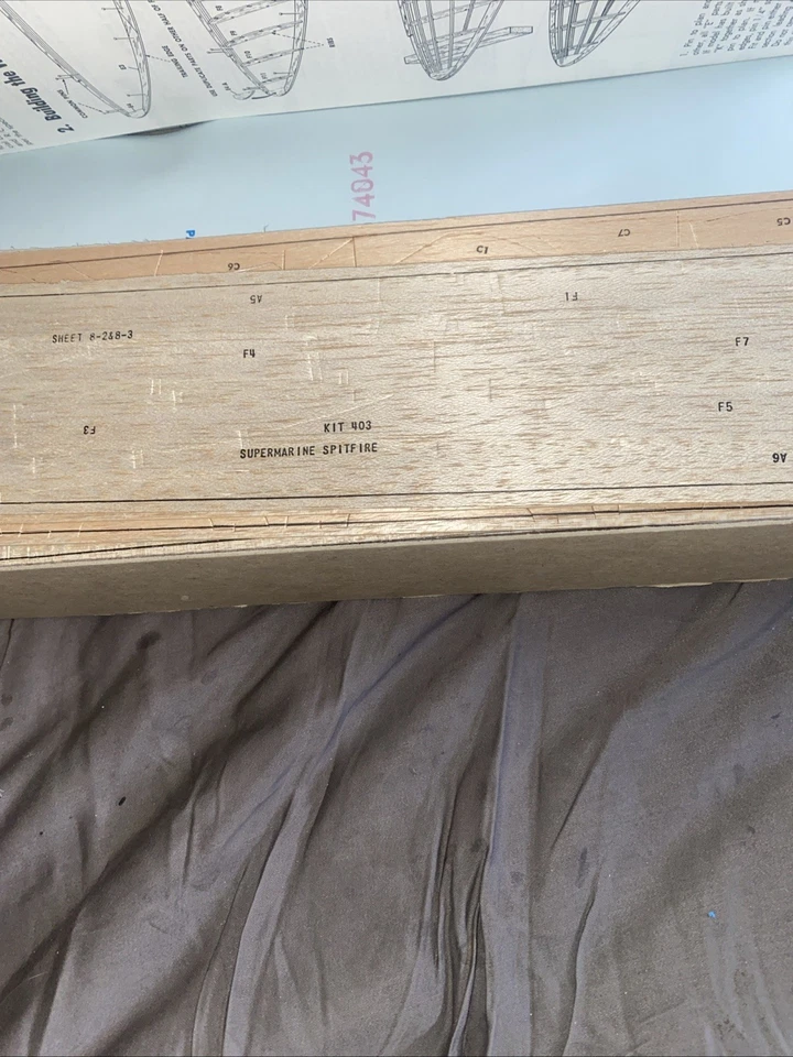 27-5/8" SUPERMARINE SPITFIRE WW2 Fighter Balsa Model Airplane Kit Guillow's 403 - Image 3 of 4