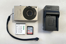 Canon Powershot SD1000 Camera 7.1MP 3x Zoom With Battery Memory Card Charger