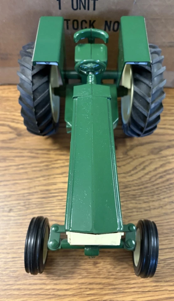 Tractor Oliver 1955 modelos a escala 1/16 con Florida Farm Show Foto 3 de 4