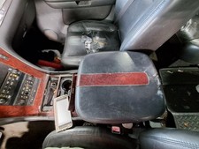 2007-08 Cadillac Escalade Front Armrest Only Wo Entertainment System Oem 2007-08 Cadillac Escalade Front Armrest Only Wo Entertainment System Oem