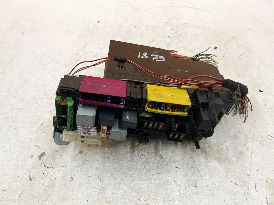 12-14 MERCEDES BENZ W204 C300 CAJA RELÉ DE FUSIBLES TRASERO MÓDULO DE CONTROL SAM OEM Foto 2 de 4