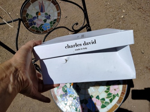 Zuecos de gamuza topo con tachuelas con ribete de piel sintética Charles David nuevos de lote UE talla 39 - Imagen 10 de 10
