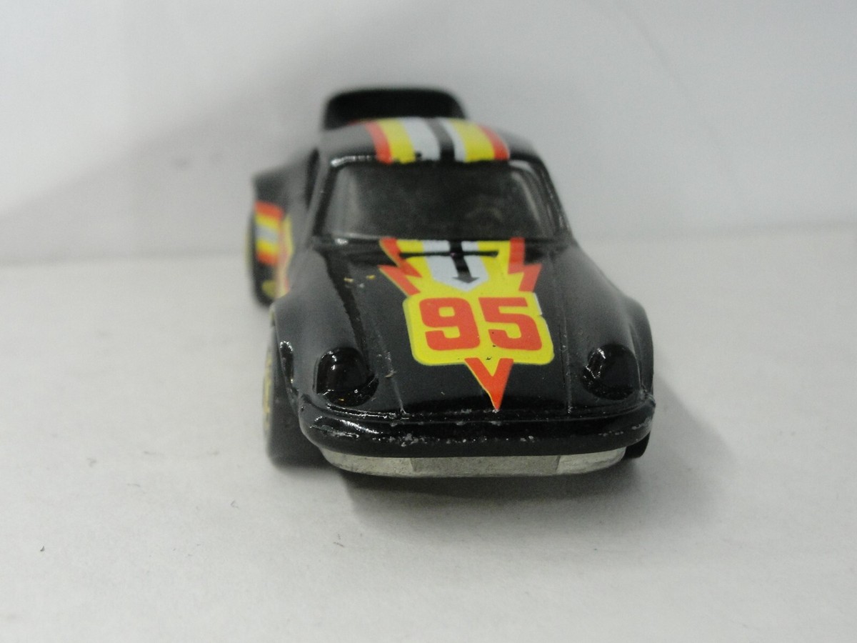 HOT WHEELS PORSCHE P-911 GOLD HOT ONES HONG KONG BASE NEAR
