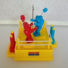 Tarjetas Hallmark Mattel Rock Em Sock Em 2007 adorno de robots/robots punch & move