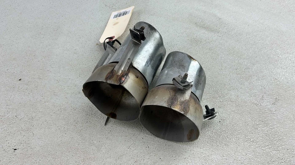 Audi R8 2009-2015 4,2 L cupé derecho tubo de escape cubierta cromada OEM 420251238 Foto 3 de 4