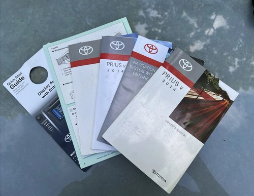 2014 Toyota Prius Owners Manual Set OEM - Bild 1 von 10