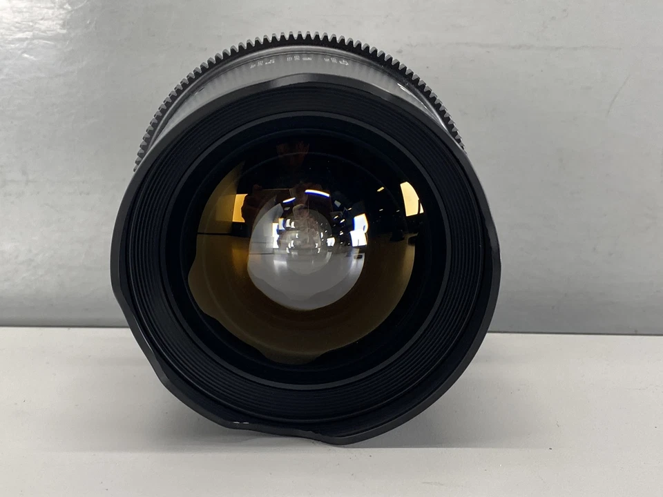 Sigma 20mm T2.5 FF Classic Cine Prime Lens- Black - Image 2 of 4