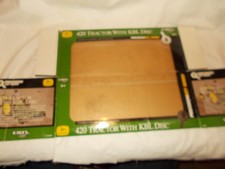 ERTL TOMY 15851 JOHN DEERE 420 TRACTOR WITH KBL DISC EMTPY BOX