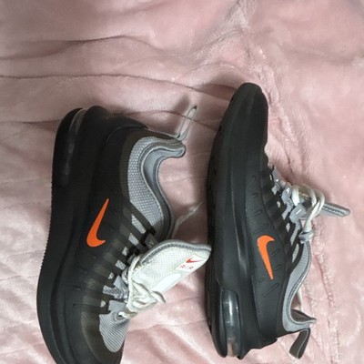 Nike Air Max Axis Kids Sneaker 1.5Y Black/Gray/Orange Mesh AH5223-003