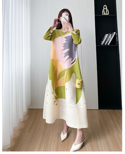 Brand New Pleated Round Neck Printed Loose Casual A-line Dress - Picture 4 of 9