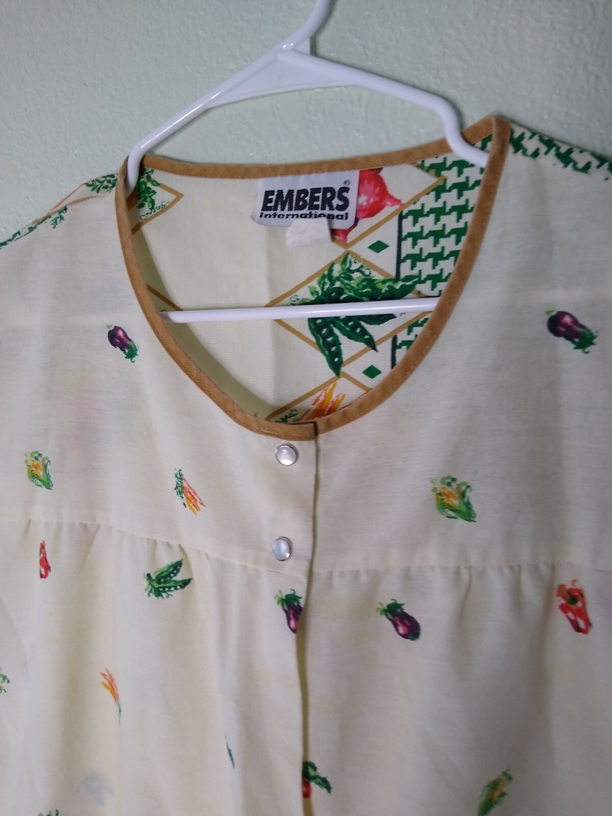 Vintage Kitchen Smock Cover Woman's XL Apron Embers Int'l Fresh