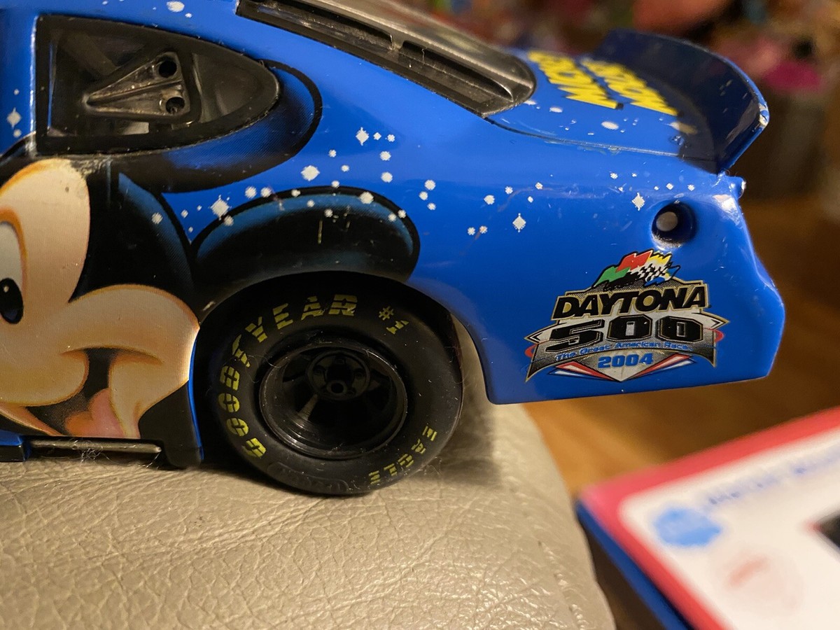 Disney Mickey Mouse NASCAR 2004 Daytona 500 Die Cast Car 1:24