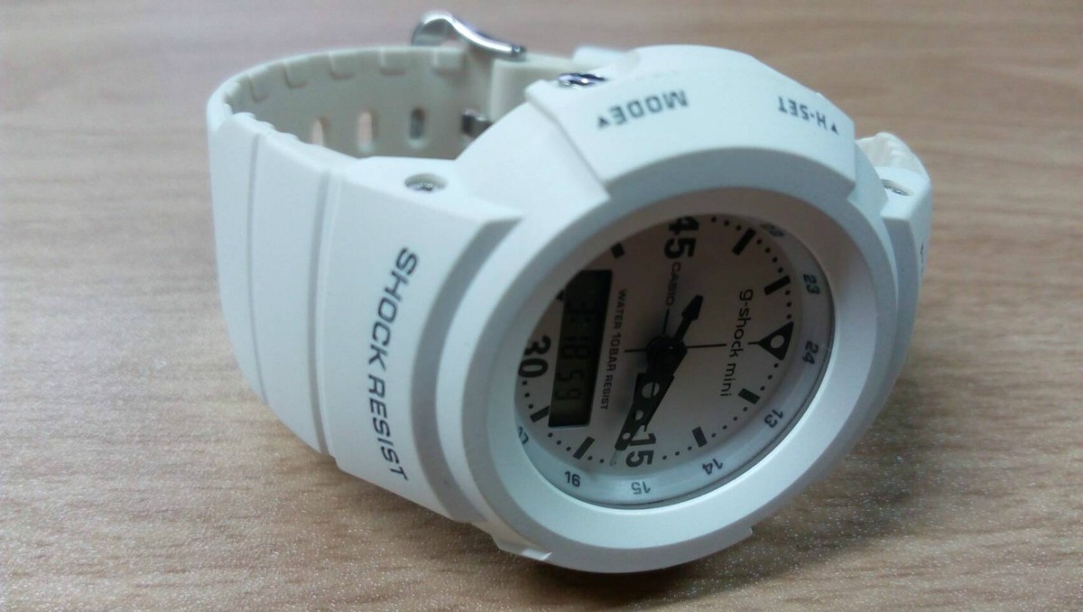 Rare Vintage Mini G-Shock White Collectible Limited Edition Duel