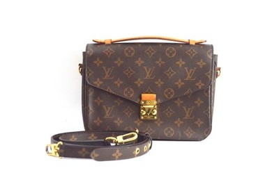 Louis Vuitton Pochette Metis Crossbody Bag