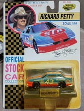 1992 Road Champs Richard Petty 43 STP Pontiac Grand Prix 1:64 NIP