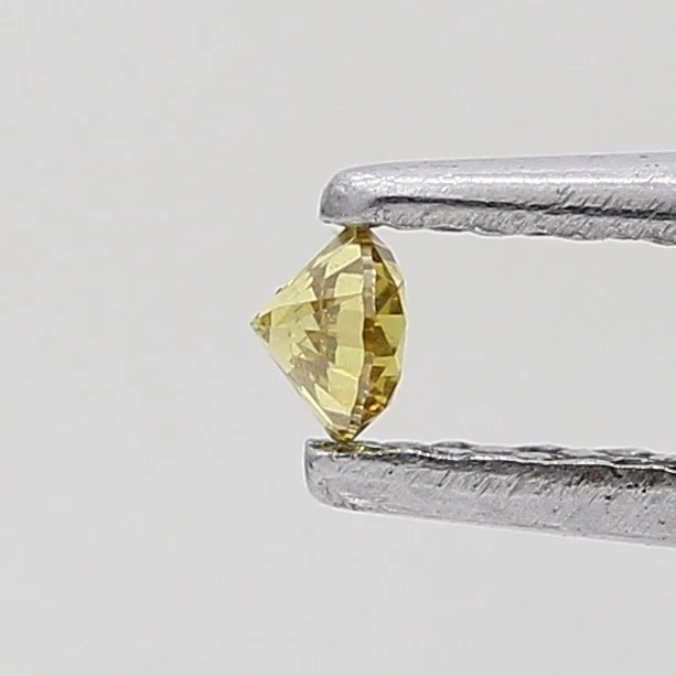 0.07 CT 2.5MM ROUND YELLOW COLOR DIAMOND BRILLIANT CUT DIAMOND NATURAL DIAMOND - Image 4 of 4
