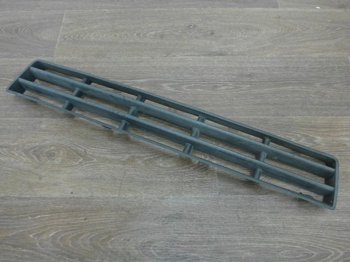 VW Golf 4 1J 1J0853677D Gitter Stossstange vorne mitte Stossstangengitter