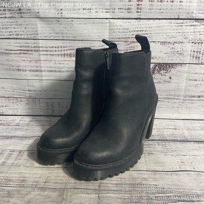 Dr. Martens Magdalena Black Leather Lug Sole Pump Chelsea Boot Women's Size 7 US